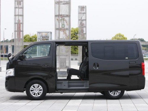 Характеристики минивэна Nissan NV350 Caravan 2.0 Route Van DX Long Body (5 door) (06.2012 - 01.2016): фото, места, вместимость, скорость, двигатель, топливо, отзывы