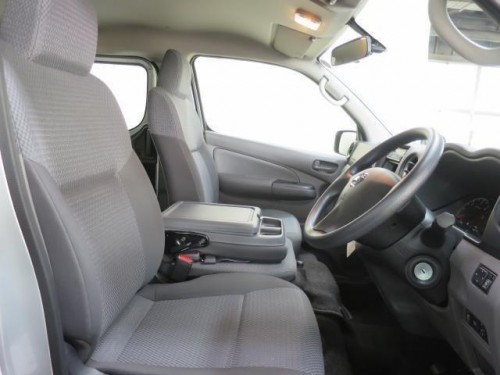 Характеристики минивэна Nissan NV350 Caravan 2.0 Route Van DX Long Body (5 door) (06.2012 - 01.2016): фото, места, вместимость, скорость, двигатель, топливо, отзывы