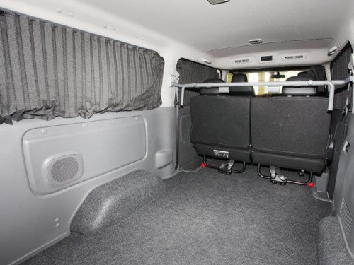 Характеристики минивэна Nissan NV350 Caravan 2.0 DX Long Body (4 door 6 seat) (06.2012 - 01.2016): фото, места, вместимость, скорость, двигатель, топливо, отзывы