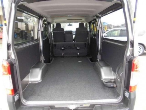 Характеристики минивэна Nissan NV350 Caravan 2.0 Route Van DX Emergency Brake Package Long Body (4 door) (02.2016 - 10.2016): фото, места, вместимость, скорость, двигатель, топливо, отзывы