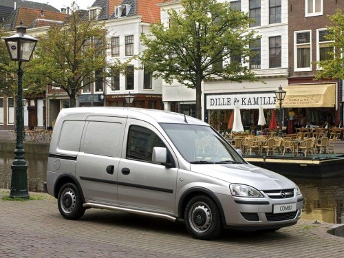 Характеристики цельнометаллического фургона Opel Combo 1.3 CDTI ecoFlex SAT (07.2008 - 09.2011): фото, размеры, грузоподъемность, масса, скорость, двигатель, топливо, отзывы