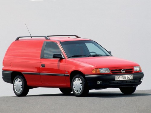 Характеристики цельнометаллического фургона Opel Astra 1.4i MT Base (10.1991 - 07.1994): фото, размеры, грузоподъемность, масса, скорость, двигатель, топливо, отзывы