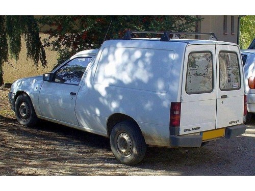 Характеристики грузового фургона Opel Kadett 1.3i MT (02.1989 - 07.1990): фото, размеры, грузоподъемность, масса, скорость, двигатель, топливо, отзывы