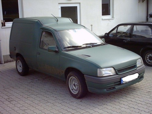 Характеристики грузового фургона Opel Kadett 1.4i MT (01.1989 - 08.1993): фото, размеры, грузоподъемность, масса, скорость, двигатель, топливо, отзывы