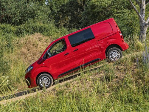 Характеристики минивэна Opel Vivaro 1.5 MT Cargo Van M Innovation (04.2019 - 06.2020): фото, места, вместимость, скорость, двигатель, топливо, отзывы