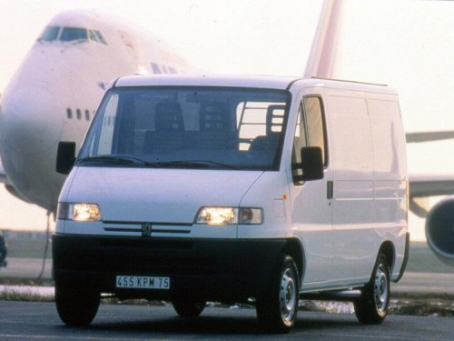 Характеристики цельнометаллического фургона Peugeot Boxer 2.0 MT 270C (03.1994 - 03.2002): фото, размеры, грузоподъемность, масса, скорость, двигатель, топливо, отзывы