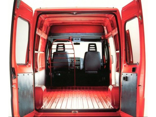 Характеристики цельнометаллического фургона Peugeot Boxer 2.0 MT 350LH (03.1994 - 03.2002): фото, размеры, грузоподъемность, масса, скорость, двигатель, топливо, отзывы