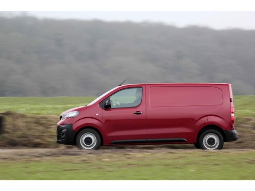 Характеристики грузового фургона Peugeot Expert 2.0 HDi MT L2 Pro (06.2018 - н.в.): фото, размеры, грузоподъемность, масса, скорость, двигатель, топливо, отзывы