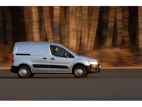 Характеристики цельнометаллического фургона Peugeot Partner 1.6 HDi MT L1 (05.2008 - 04.2012): фото, размеры, грузоподъемность, масса, скорость, двигатель, топливо, отзывы