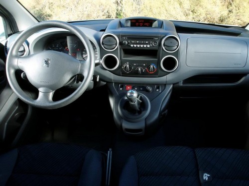 Характеристики цельнометаллического фургона Peugeot Partner 1.6 HDi MT L1 (05.2008 - 04.2012): фото, размеры, грузоподъемность, масса, скорость, двигатель, топливо, отзывы