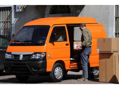 Характеристики цельнометаллического фургона Piaggio Porter 1.3 MT 4x4 Multitech Base 1.5t (11.2009 - 10.2015): фото, размеры, грузоподъемность, масса, скорость, двигатель, топливо, отзывы