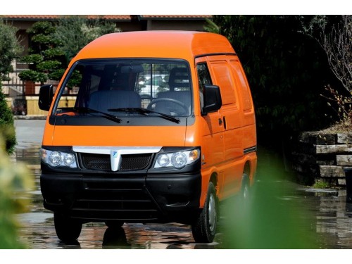 Характеристики цельнометаллического фургона Piaggio Porter 1.3 MT 4x4 Multitech Base 1.5t (11.2009 - 10.2015): фото, размеры, грузоподъемность, масса, скорость, двигатель, топливо, отзывы