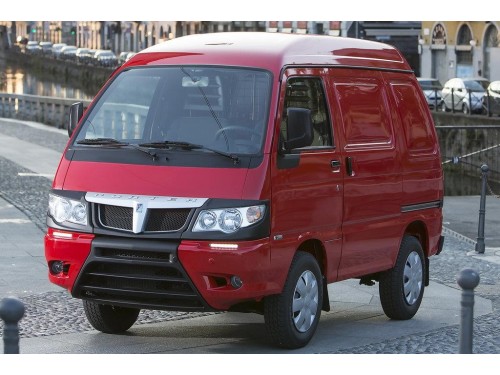 Характеристики цельнометаллического фургона Piaggio Porter 11kW Electro Base (11.2015 - н.в.): фото, размеры, грузоподъемность, масса, скорость, двигатель, топливо, отзывы