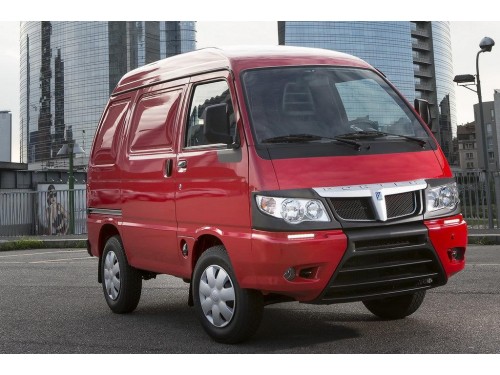 Характеристики цельнометаллического фургона Piaggio Porter 11kW Electro Base (11.2015 - н.в.): фото, размеры, грузоподъемность, масса, скорость, двигатель, топливо, отзывы