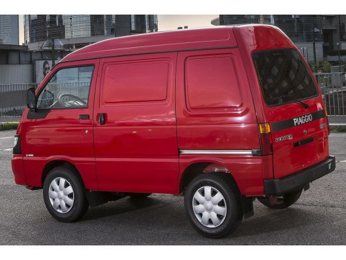 Характеристики цельнометаллического фургона Piaggio Porter 11kW Electro Base (11.2015 - н.в.): фото, размеры, грузоподъемность, масса, скорость, двигатель, топливо, отзывы