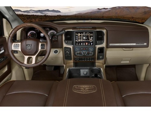Характеристики бортового грузовика Ram 3500 5.7 AT 4x4 Limited Mega Cab Short Box SRW (09.2015 - 02.2019): фото, грузоподъемность, масса, скорость, двигатель, топливо, отзывы