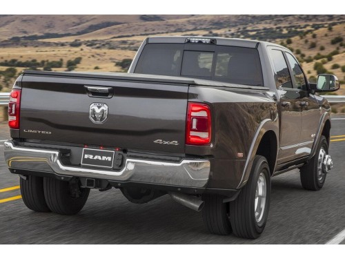 Характеристики бортового грузовика Ram 3500 6.4 AT 4x4 Limited Longhorn Mega Cab Short Box DRW (03.2019 - н.в.): фото, грузоподъемность, масса, скорость, двигатель, топливо, отзывы