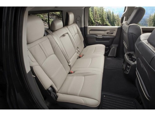 Характеристики бортового грузовика Ram 3500 6.4 AT 4x4 Limited Longhorn Mega Cab Short Box DRW (03.2019 - н.в.): фото, грузоподъемность, масса, скорость, двигатель, топливо, отзывы