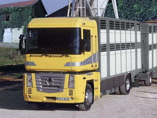 Характеристики тягача Renault Magnum 12.0 MT 4x2 Multipass Cab 5120 (03.2001 - 10.2004): фото, размеры, грузоподъемность, масса, скорость, двигатель, топливо, отзывы