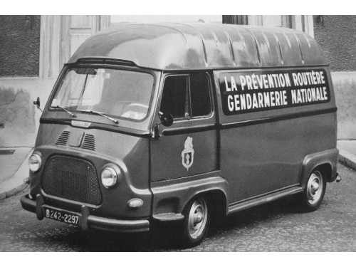 Характеристики цельнометаллического фургона Renault Estafette 0.8 MT Estafette 600 (05.1959 - 05.1962): фото, размеры, грузоподъемность, масса, скорость, двигатель, топливо, отзывы