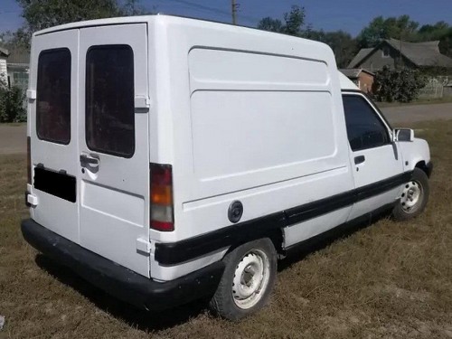 Характеристики грузового фургона Renault Express 1.6 D MT Van (06.1991 - 05.1994): фото, размеры, грузоподъемность, масса, скорость, двигатель, топливо, отзывы