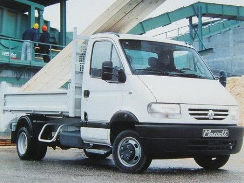 Характеристики грузового автомобиля Renault Mascott 2.8 dCi MT Single Cab L1 (03.1999 - 05.2004): фото, грузоподъемность, масса, скорость, двигатель, топливо, отзывы