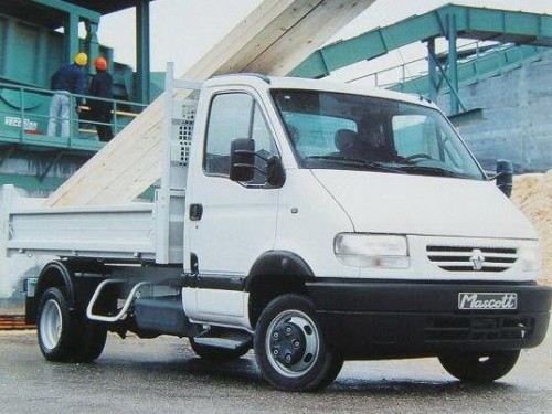 Характеристики грузового автомобиля Renault Mascott 2.8 dCi MT Double Cab L1 (03.1999 - 05.2004): фото, грузоподъемность, масса, скорость, двигатель, топливо, отзывы