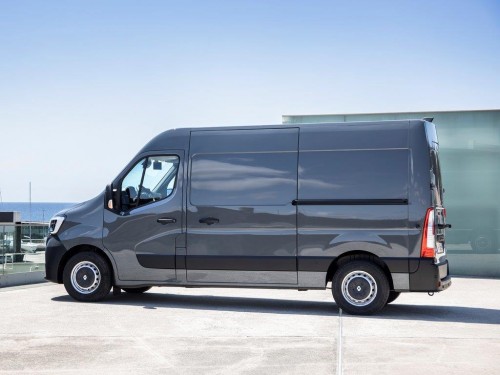 Характеристики грузового фургона Renault Master 2.3 dCi FWD MT L2H2 2.5т (06.2020 - н.в.): фото, размеры, грузоподъемность, масса, скорость, двигатель, топливо, отзывы