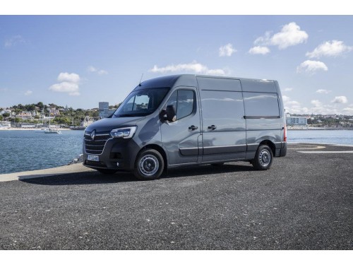 Характеристики грузового фургона Renault Master 2.3 dCi FWD MT L2H2 2.5т (06.2020 - н.в.): фото, размеры, грузоподъемность, масса, скорость, двигатель, топливо, отзывы