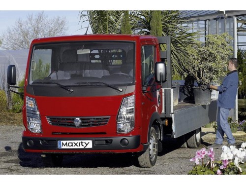 Характеристики тягача Renault Maxity 2.5 DXi MT LWB Dynamic DRW Doublecab (08.2007 - 08.2013): фото, размеры, грузоподъемность, масса, скорость, двигатель, топливо, отзывы