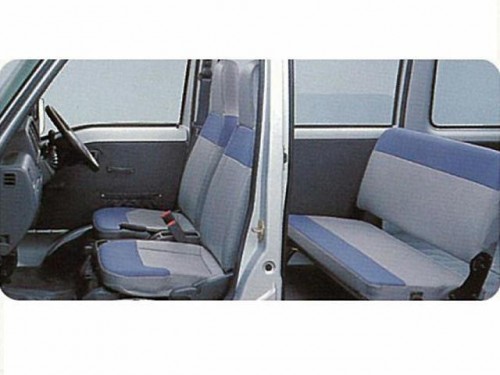 Характеристики минивэна Subaru Sambar 660 VB (02.2002 - 08.2002): фото, места, вместимость, скорость, двигатель, топливо, отзывы