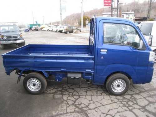 Характеристики грузового автомобиля Subaru Sambar Truck 660 Grand Cab High Roof 3-way 4WD (11.2017 - 04.2018): фото, грузоподъемность, масса, скорость, двигатель, топливо, отзывы