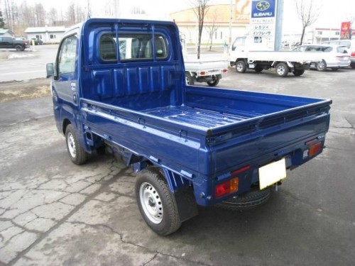 Характеристики грузового автомобиля Subaru Sambar Truck 660 3-way Dump 4WD (11.2017 - 04.2018): фото, грузоподъемность, масса, скорость, двигатель, топливо, отзывы