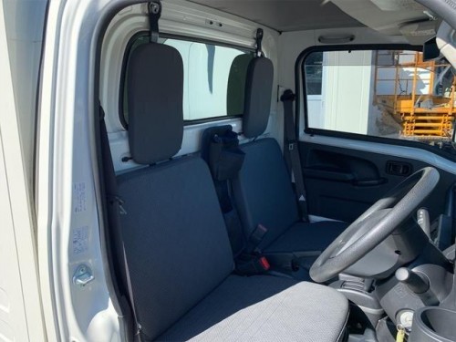 Характеристики грузового автомобиля Subaru Sambar Truck 660 Panel Van High Roof (05.2018 - 08.2020): фото, грузоподъемность, масса, скорость, двигатель, топливо, отзывы