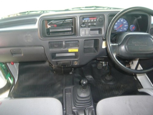 Характеристики грузового автомобиля Subaru Sambar Truck 660 Panel van VB high roof (09.2002 - 10.2003): фото, грузоподъемность, масса, скорость, двигатель, топливо, отзывы