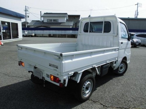 Характеристики бортового грузовика Subaru Sambar Truck 660 3-Way Dump 4WD (04.2012 - 08.2014): фото, грузоподъемность, масса, скорость, двигатель, топливо, отзывы