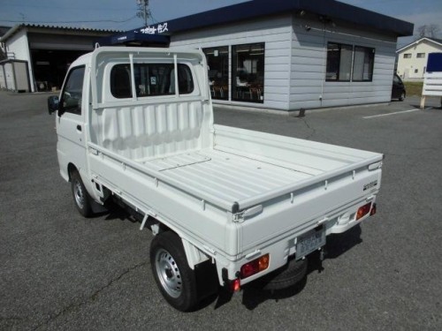 Характеристики бортового грузовика Subaru Sambar Truck 660 High Roof 3-Way 4WD (04.2012 - 08.2014): фото, грузоподъемность, масса, скорость, двигатель, топливо, отзывы