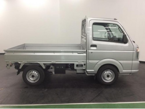 Характеристики грузового автомобиля Suzuki Carry Truck 660 KC 3-way 4WD (05.2018 - 08.2019): фото, грузоподъемность, масса, скорость, двигатель, топливо, отзывы