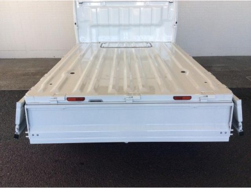 Характеристики грузового автомобиля Suzuki Carry Truck 660 KC 3-way 4WD (05.2018 - 08.2019): фото, грузоподъемность, масса, скорость, двигатель, топливо, отзывы