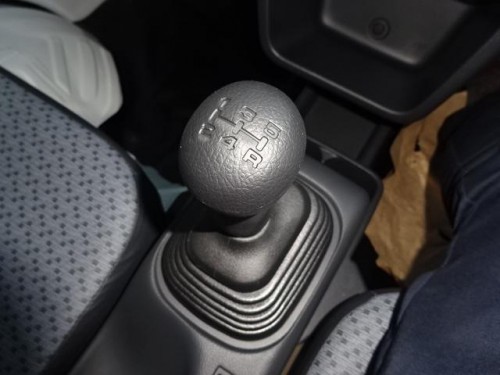 Характеристики грузового автомобиля Suzuki Carry Truck 660 KC 3-way (05.2018 - 08.2019): фото, грузоподъемность, масса, скорость, двигатель, топливо, отзывы