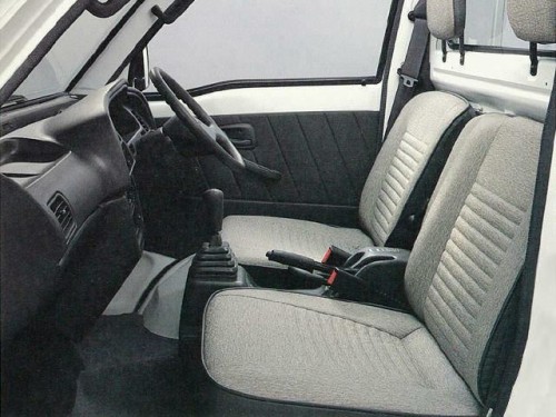 Характеристики грузового автомобиля Suzuki Carry Truck 660 KA 3-way (09.1991 - 06.1995): фото, грузоподъемность, масса, скорость, двигатель, топливо, отзывы
