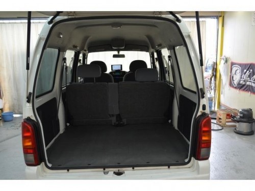 Характеристики минивэна Suzuki Every 660 PA (05.2000 - 08.2001): фото, места, вместимость, скорость, двигатель, топливо, отзывы