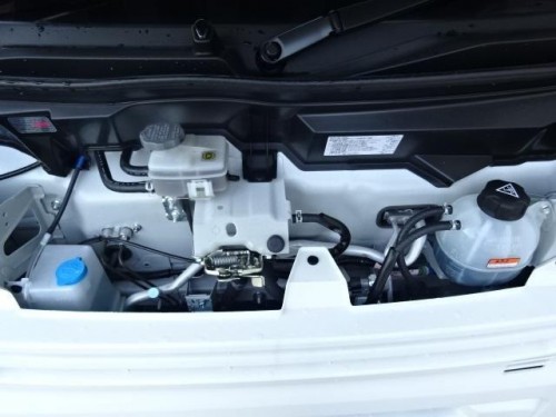 Характеристики минивэна Suzuki Every 660 PA High Roof 4WD (04.2022 - н.в.): фото, места, вместимость, скорость, двигатель, топливо, отзывы