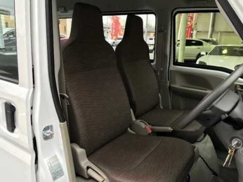 Характеристики минивэна Suzuki Every 660 PA High Roof 4WD (04.2022 - н.в.): фото, места, вместимость, скорость, двигатель, топливо, отзывы