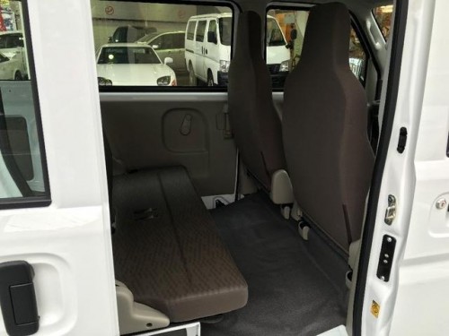 Характеристики минивэна Suzuki Every 660 PA High Roof 4WD (04.2022 - н.в.): фото, места, вместимость, скорость, двигатель, топливо, отзывы