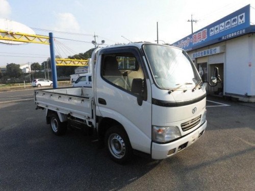 Характеристики грузового автомобиля Toyota Dyna 2.5 Cargo Double-Cab Long-Deck Just Low 1.2t (07.2003 - 07.2007): фото, грузоподъемность, масса, скорость, двигатель, топливо, отзывы