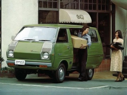 Характеристики грузового фургона Toyota Lite Ace 1.2 (02.1971 - 01.1978): фото, размеры, грузоподъемность, масса, скорость, двигатель, топливо, отзывы