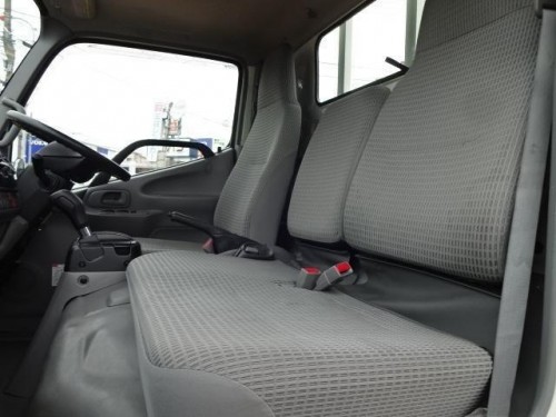 Характеристики грузового автомобиля Toyota Dyna 4.0 Cargo Double-Cab Standard-Cab Standard-Deck Full Just Low 2.0t (06.2011 - 03.2015): фото, грузоподъемность, масса, скорость, двигатель, топливо, отзывы