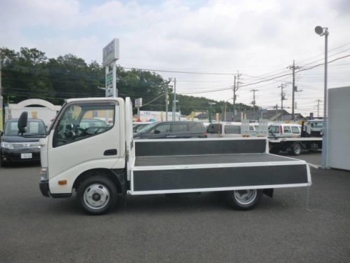 Характеристики грузового автомобиля Toyota Dyna 4.0 Cargo Double-Cab Standard-Cab Long-Deck Full Just Low 2.0t (04.2015 - 04.2016): фото, грузоподъемность, масса, скорость, двигатель, топливо, отзывы