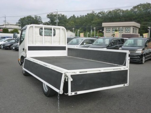 Характеристики грузового автомобиля Toyota Dyna 4.0 Cargo Double-Cab Standard-Cab Long-Deck Full Just Low 2.0t (04.2015 - 04.2016): фото, грузоподъемность, масса, скорость, двигатель, топливо, отзывы